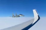 VAZDUŠNA OPASNOST U EVROPSKOJ ZEMLJI, DIGNUTI NATO LOVCI! Građanima stiglo upozorenje na telefone, borbeni avion srušio dron