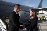 Sijarto stigao u Beograd: Na aerodromu ga dočekala Adrijana Mesarović (FOTO/VIDEO)