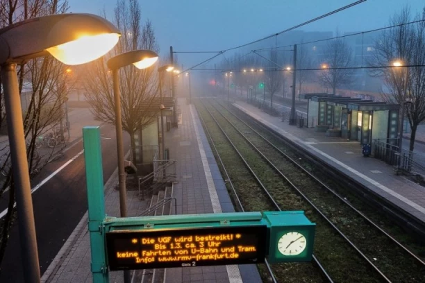 TRAŽE POVEĆANJE PLATA ZA 7 ODSTO! Sindikat zapretio masovnim štrajkom u zemlji, SVE ĆE STATI!