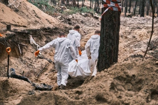 KRVAVI TRAG POVLAČENJA! Posle odlaska pobunjenika otkrivene dve MASOVNE GROBNICE sa NAJMANJE 171 žrtvom!