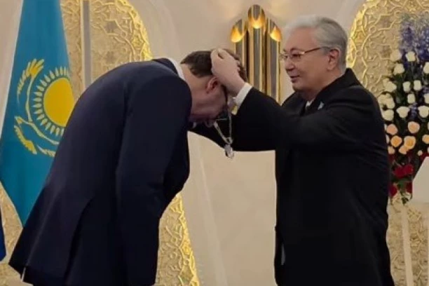 VELIKA ČAST I PRIVILEGIJA! Vučić objasnio šta za njega znači Orden zlatnog orla koji mu je uručio Kasim Žomart Tokajev: Ovo je VELIKA OBAVEZA (VIDEO)