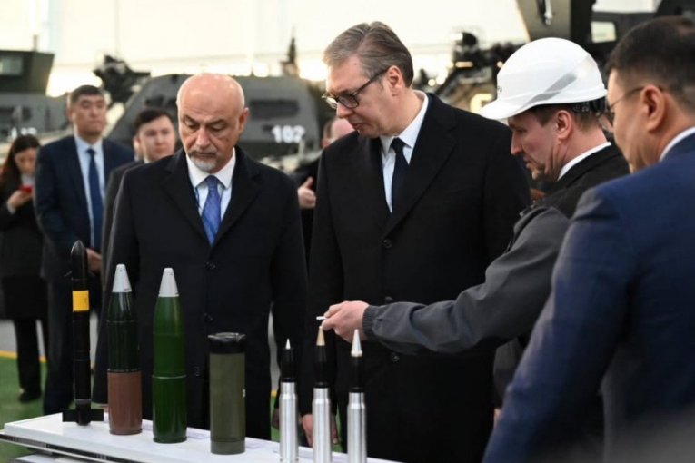 Obilazak vojne izložbe