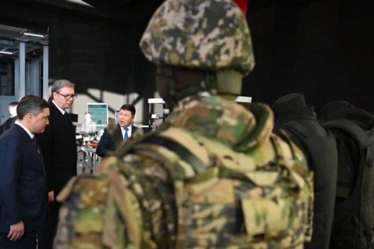 Obilazak vojne izložbe