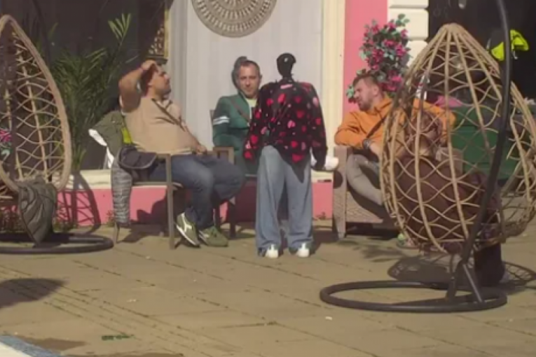 Uroš Stanić pao sa stolice