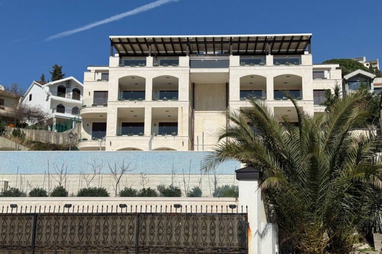 Vila Bogoljuba Karića