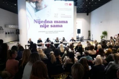 "NIJEDNA MAMA NIJE SAMA": Država kao oslonac majkama i deci posle razvoda