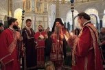 Patrijarh Porfirije služio akatist Presvetoj Bogorodici pred čudotvornom ikonom Trojeručicom: Veče duboke molitve u Hramu Svetog Save
