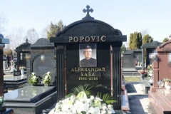 POTRESNE SCENE NA GROBU SAŠE POPOVIĆA KIDAJU DUŠU - Pogledajte šta je osvanulo na večnoj kući!