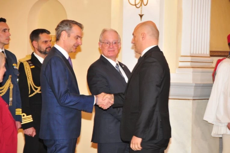 SRBIJA I GRČKA PRODUBLJUJU SARADNJU: Nedeljković u Atini sa Tasulasom i Micotakisom o ključnim pitanjima