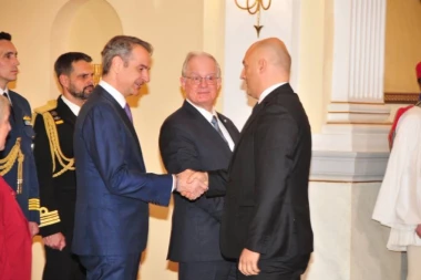 SRBIJA I GRČKA PRODUBLJUJU SARADNJU: Nedeljković u Atini sa Tasulasom i Micotakisom o ključnim pitanjima