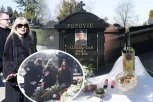 RAZARAJUĆA SCENA NA GROBLJU, SESTRA POKOJNOG SAŠE POPOVIĆA SE RASTAJE SA ŽIVOTOM: Udovica doletela do nje, usledila drama!