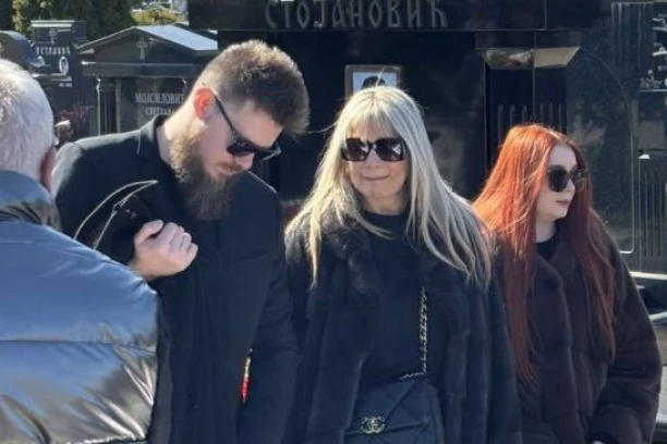 PRVA IZJAVA SUZANE JOVANOVIĆ NAKON POMENA: Sašina udovica mu se OBRATILA, pa se SLOMILA pred svima! (VIDEO)