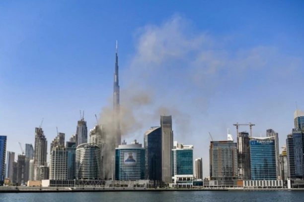 DUBAI POSTAO RATNA ZONA! Eksplozije u marini, IRANSKA RAKETA LETELA PREKO BURDŽ KALIFE, očajni putnici bez pomoći na aerodromu (VIDEO)