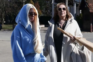 PRVI SUSRET KARLEUŠE I ANE BEKUTE NAKON DRAME: Najneprijatnija scena na pomenu Saši Popoviću - o OVOME bruji estrada! (VIDEO)