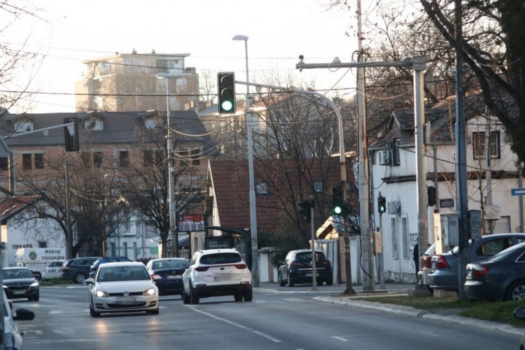 Ugrinovačka ulica, Zemun (kod stadiona Zemuna)