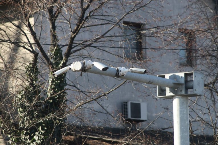 Altina, ulica Dobanovački put.