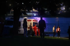 BEŽIVOTNO TELO ZAGLAVLJENO U VOZILU! Teška nesreća na mostu između Kovina i Smedereva: Jedna osoba poginula! (FOTO)