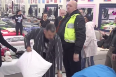 MOMENTALNI PREKID PROGRAMA: Obezbeđenje jedva sprečilo MAKLJAŽU - sve se desilo UŽIVO u programu! (VIDEO)