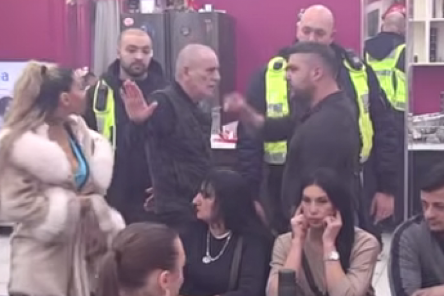 ANELI NASRNULA NA ASMINA, OBEZBEĐENJE NAPRAVILO ŽIVI ZID: Durdžić joj izgovorio NAJBRUTALNIJU uvredu, svi ga OSUDILI!