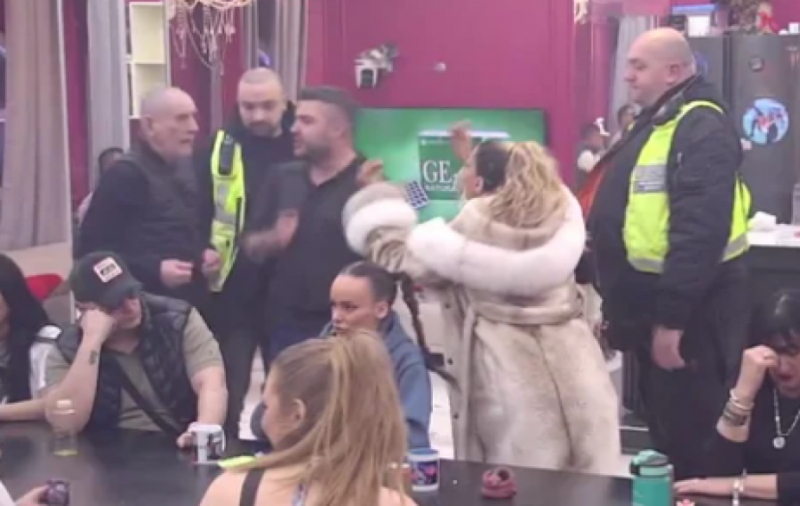 ANELI NASRNULA NA ASMINA, OBEZBEĐENJE NAPRAVILO ŽIVI ZID: Durdžić joj izgovorio NAJBRUTALNIJU uvredu, svi ga OSUDILI!