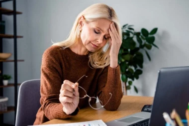 Ovo je prvi znak PARKINSONOVE BOLESTI koji se javlja godinama pre drugih simptoma, a mnogi ga ne prepoznaju!