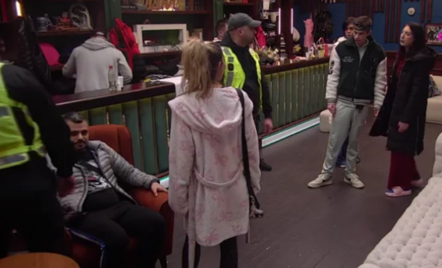 NEVIĐENA TUČA U ELITI! Aneli PODIVLJALA, OBEZBEĐENJE nije moglo da je OBUZDA - čeka se zvanična odluka produkcije!