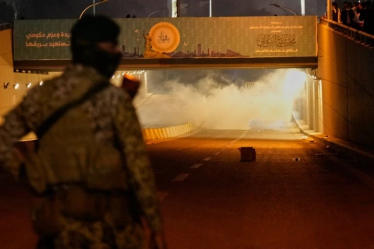 SRPSKA PORODICA SA TEK ROĐENOM BEBOM EVAKUISANA IZ PAKLA TEHERANA! Jedva došli do Turske!