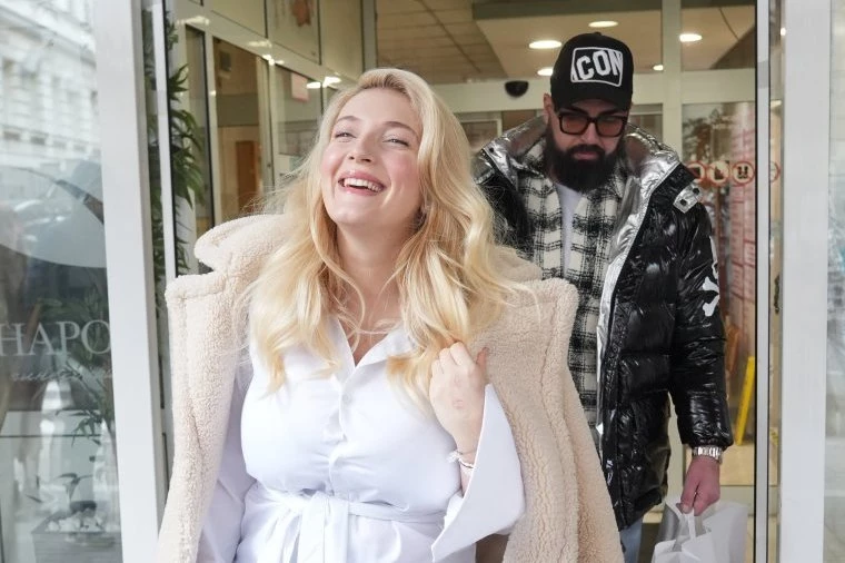 PRVA FOTKA MALOG SIMEONA KAPORA: Nikolina Kovač raznežila javnost nakon izlaska iz porodilišta! (FOTO)