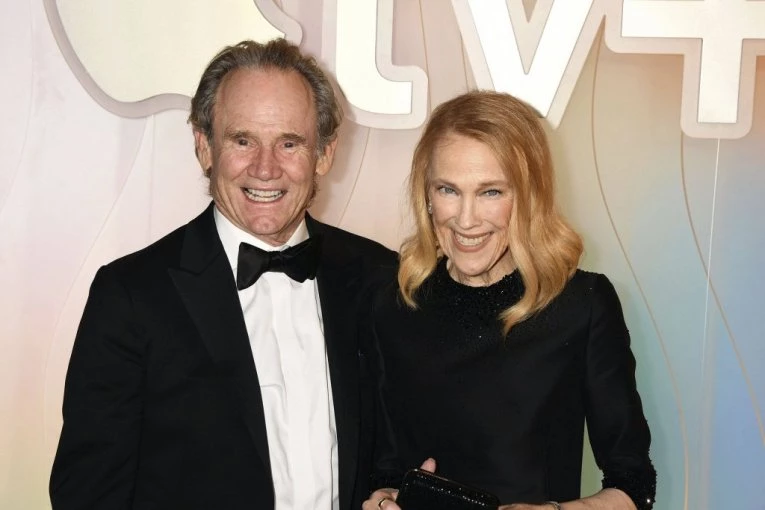 SUZE NA DODELI ACTOR AWARDS: Legendarna Ketrin O'Hara posthumno nagrađena! (VIDEO)