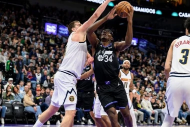 OVO JE DA PLAČEŠ OD SMEHA: Pogledajte urnebesni duel Jokića i Džordža - Srbin ga ZAJAHAO! (VIDEO)