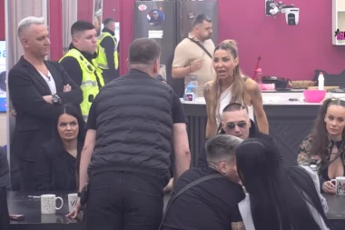 HITAN PREKID PROGRAMA NA PINKU -OBEZBEĐENJE ULETELO ZBOG POBESNELE ANELI! Sve se otelo kontroli, voditelj ne može da zaustavi dramu!