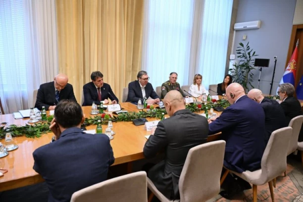 VAŽAN SASTANAK U PALATI SRBIJA: Vučić sa Krozetom o globalnim bezbednosnim izazovima i jačanju saradnje! (FOTO, VIDEO)