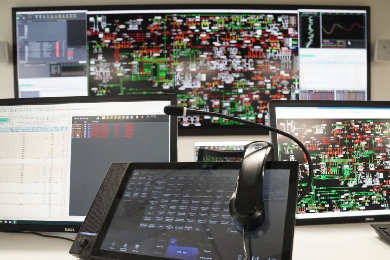 Vučić obišao dispečerski centar EMS