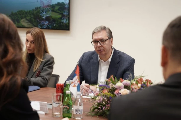 "IMAMO DOVOLJNO AVIONA, PONUDILI SMO POMOĆ I BOSNI I HERCEGOVINI" Vučić o povratku naših ljudi iz Dubaija: Ne možemo da se igramo životima, prvu priliku smo iskoristili!