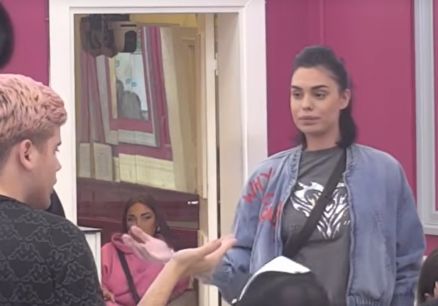 AU! PUKLA VEZA! Viktor Gagić dao šut-kartu Mini! MINA NEGIRALA ODNOS SA OBEZBEĐENJEM! Haos u "Eliti 9" (VIDEO)