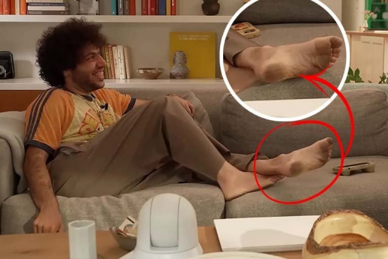 SINGER KISSES HUSBAND'S DIRTY FEET! This image DISGUSTED the public! Fans are asking her to DIVORCE him! GET YOUR BARF BAGS READY! (PHOTO)