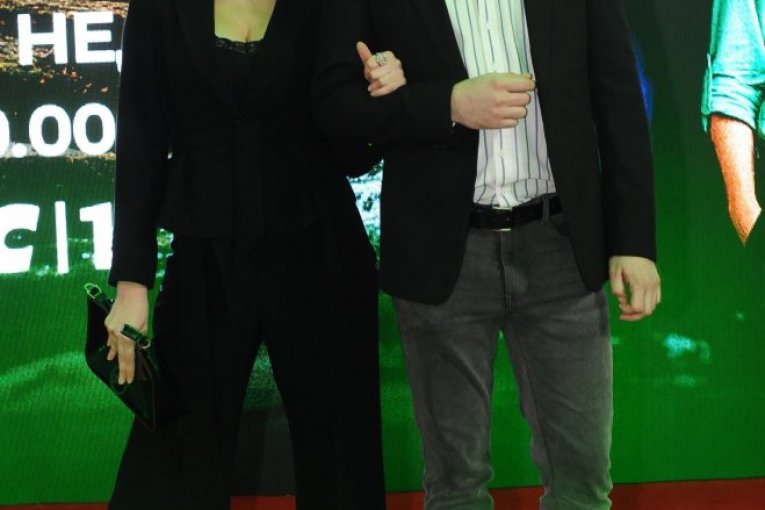 Glumci iz serije "Izvor"