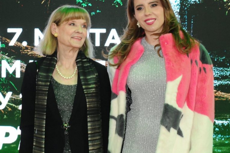 Glumci iz serije "Izvor"