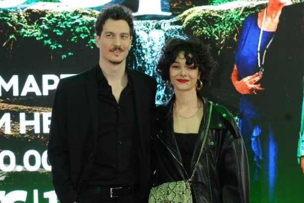 MOMAK IZ ŠUMADIJSKOG SELA, DEVOJKA IZ BEOGRAD! Svi detalji nove serije koja kreće na RTS - očekivanja su velika!