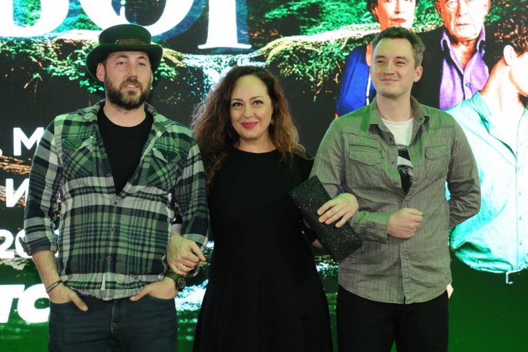 Glumci iz serije "Izvor"