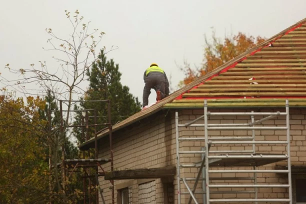 KOLIKO U SRBIJI KOŠTA POKRIVANJE KUĆE OD 100 KVADRATA! Evo kako da pravilno napravite proračun i planirate troškove!