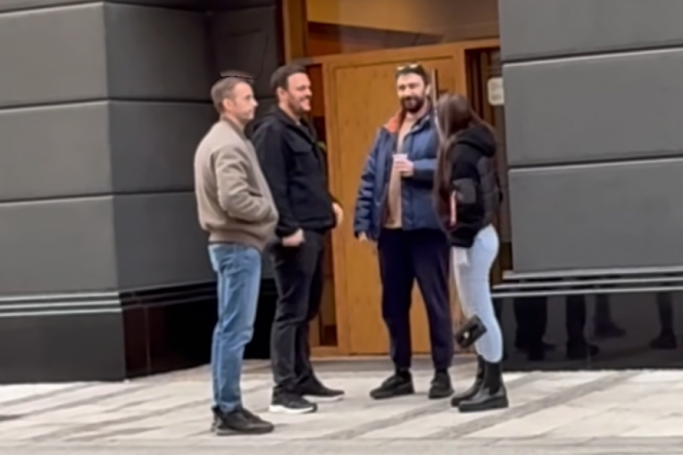 Igor Kojić i Rade Ćosić napustili zgradu u kojoj živi Milica Todorović sa sinom