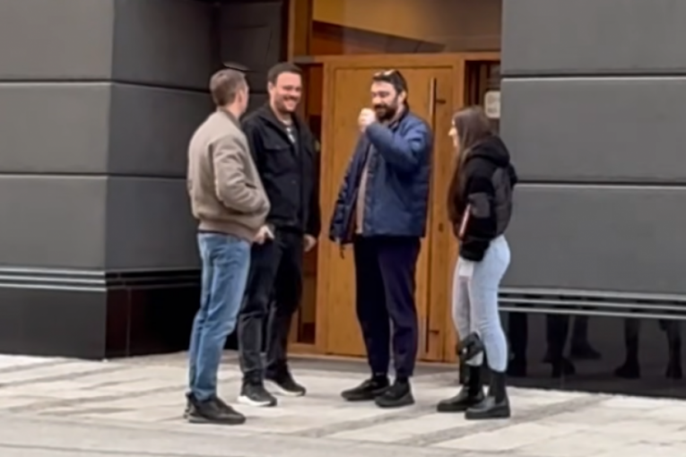 Igor Kojić i Rade Ćosić napustili zgradu u kojoj živi Milica Todorović sa sinom