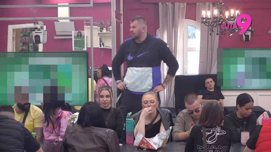 ISPLIVALI DETALJI TAJNOG RAZGOVORA ALIBABE I MAJE! Asmin se izlanuo - starleta BEZ TRUNKE SRAMA od njega tražila OVO, ŠOK!