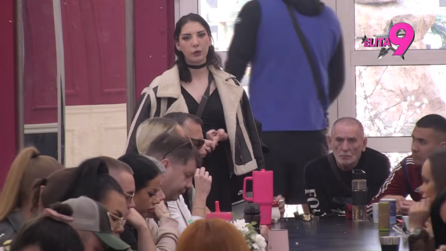 ISPLIVALI DETALJI TAJNOG RAZGOVORA ALIBABE I MAJE! Asmin se izlanuo - starleta BEZ TRUNKE SRAMA od njega tražila OVO, ŠOK!