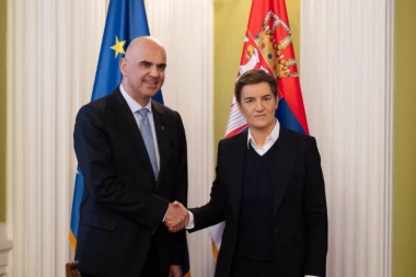 VAŽNE TEME NA DNEVNOM REDU: Brnabićeva se sastala sa generalnim sekretarom SAVETA EVROPE,  pa podelila impresije! (FOTO)