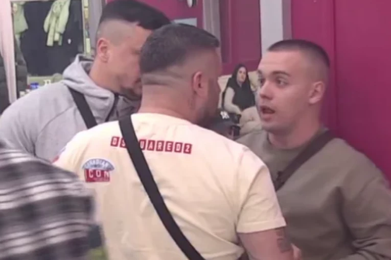 MOMENTALNI PREKID PROGRAMA! Asmin NASRNUO na Daču, pribio ga uz zid, jedva ih OBUZDALI! (FOTO)