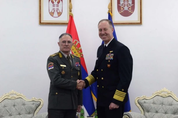 KRUCIJALNE TEME! Milan Mojsilović i komandant Komande združenih snaga NATO iz Napulja razovarali o bezbednosti! (FOTO)