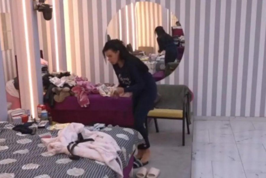 ANITA STANOJLOVIĆ SVOJEVOLJNO NAPUSTILA BELU KUĆU - Zvaničan kraj krunisane pobednice rijalitija?!