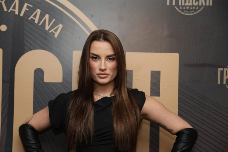 RANI RADOVI NAŠE PEVAČICE TOKOM STUDIRANJA: Barbara Bobak više ne može da krije, išla na OVAJ fakultet, a evo šta je paralelno radila!